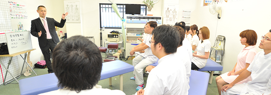 技術だけではなく、経営戦略や集客についてのマーケティングも学べます。